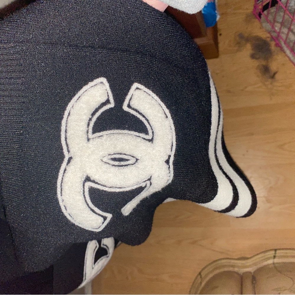 Chanel Black and White scarf with pockets - Picture 3 of 3